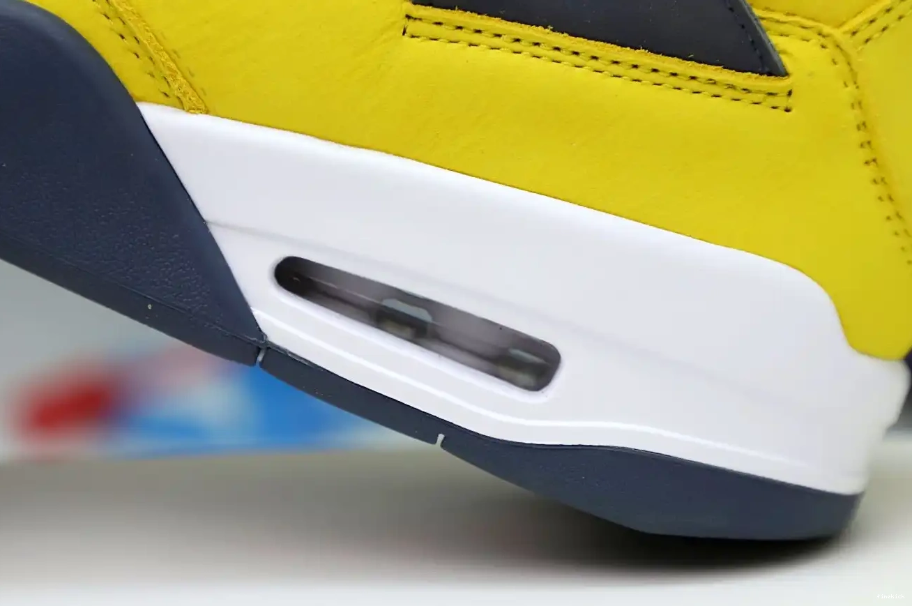 AIR JORDAN 'LIGHTNING' 2021 AIR JORDAN 4 RETRO 0606